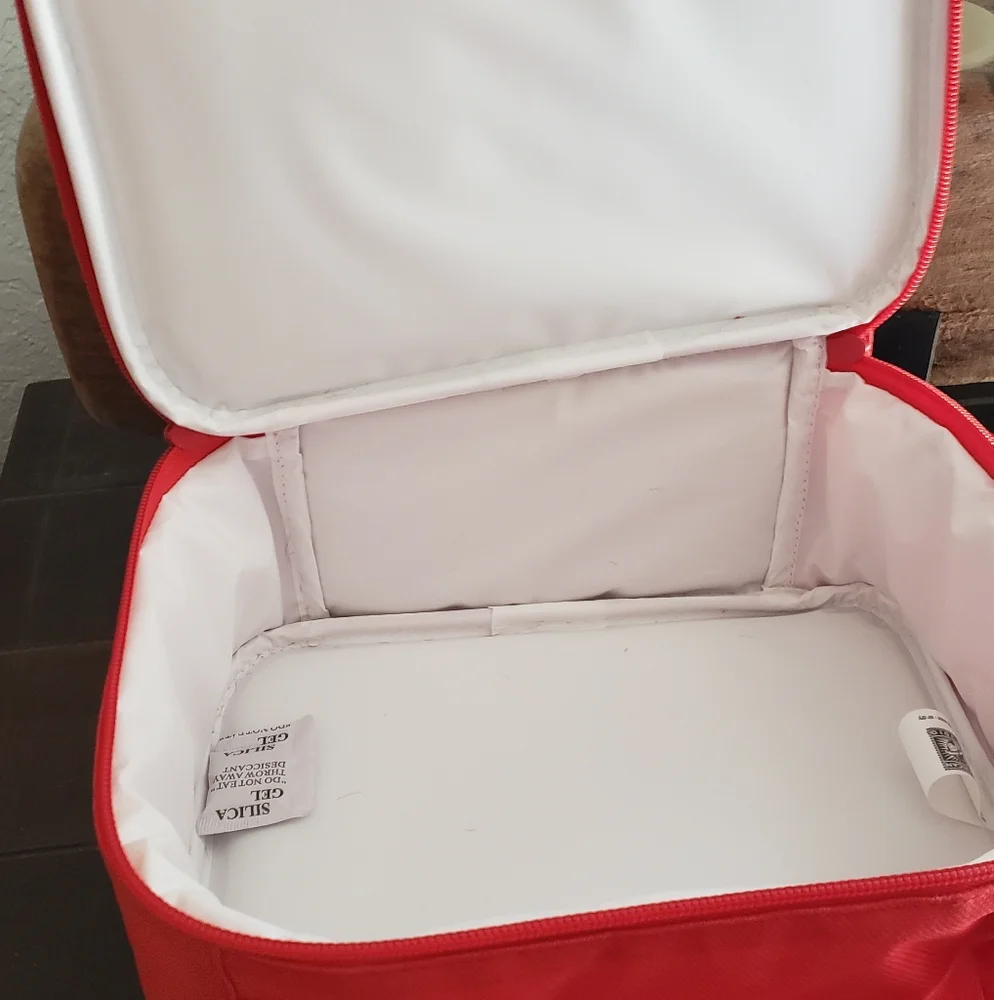 Red Dog Lunch Bag by Tech Gear
